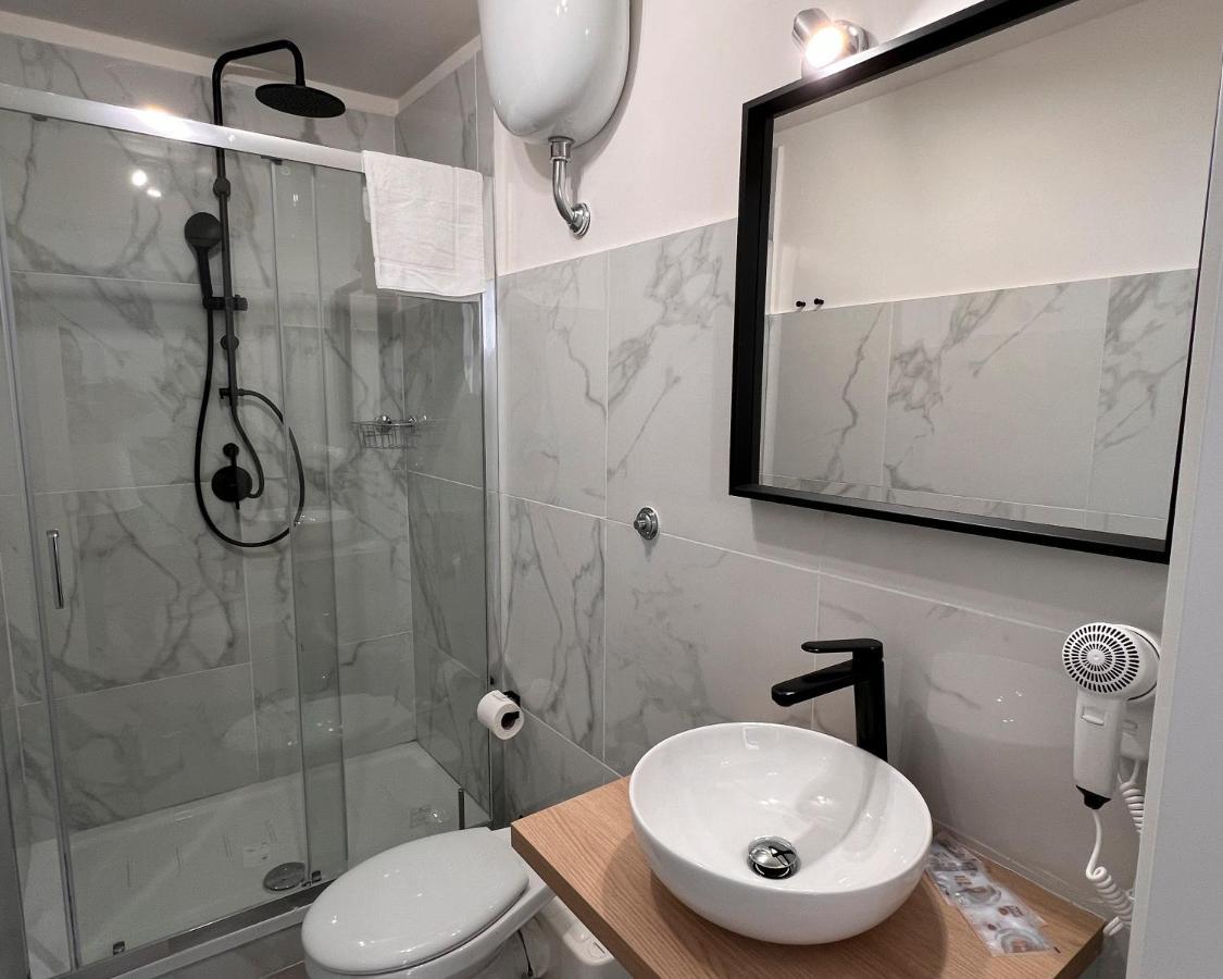Cozy Rooms Napoli Bagian luar foto